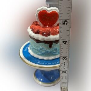 Salt and Pepper Shaker